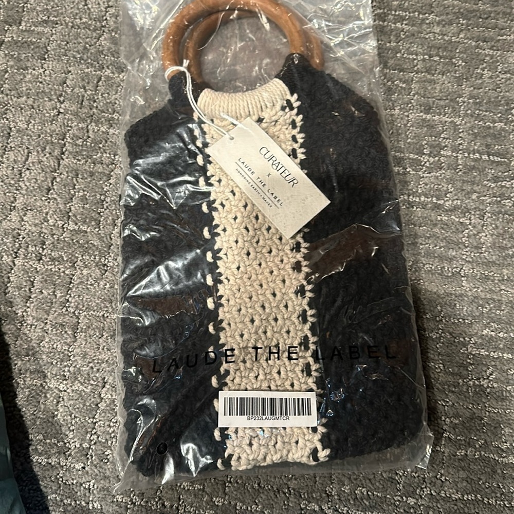 Curator purse